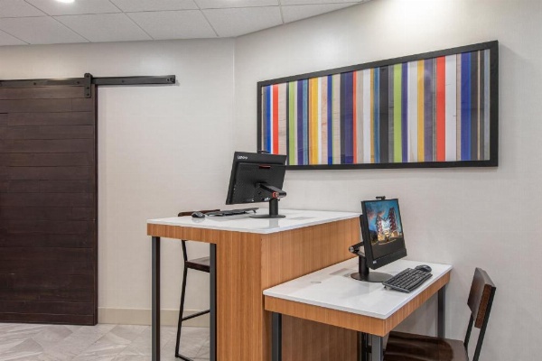 Holiday Inn Express & Suites Asheville Downtown, an IHG Hotel image 18